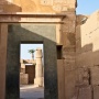 doorkijkje in Karnak<br>Copyright J.H. Bouma & P.A. Jasperse