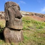 Moai bij Ranu Raraku<br>Copyright J.H. Bouma & P.A. Jasperse